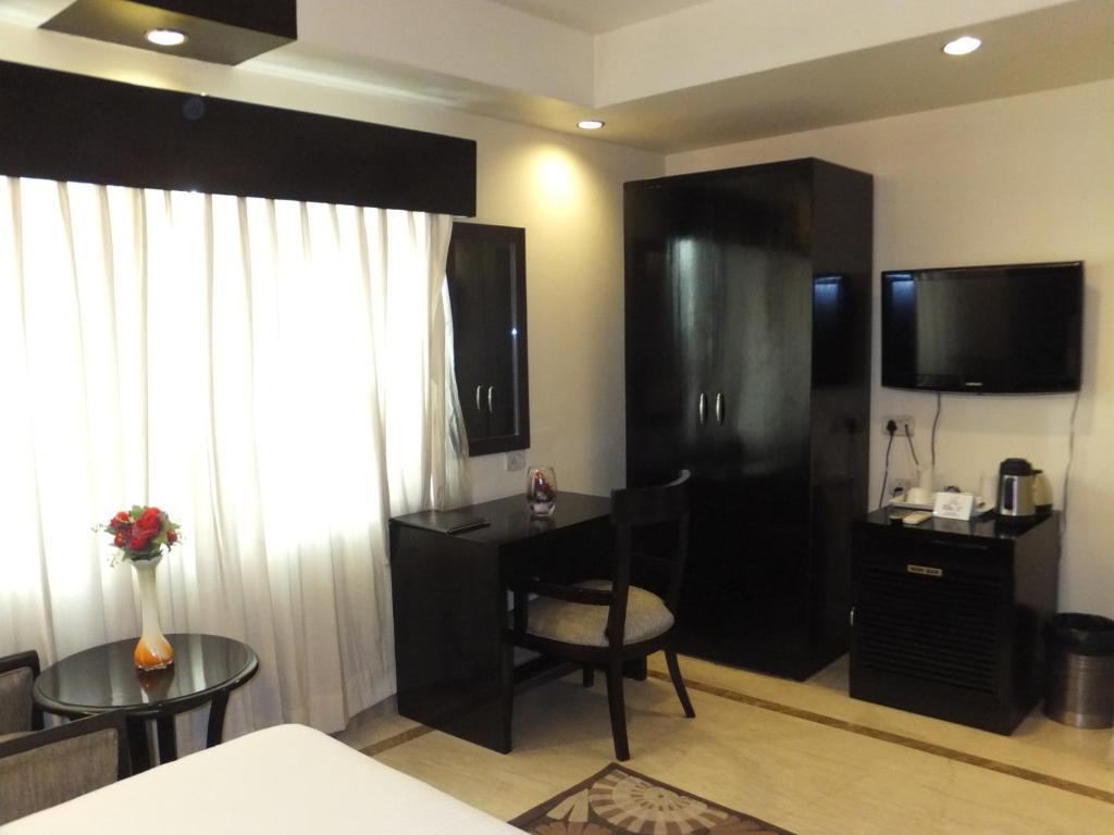 Hotel Meridian Plaza New Delhi Extérieur photo