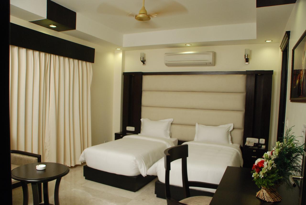 Hotel Meridian Plaza New Delhi Extérieur photo