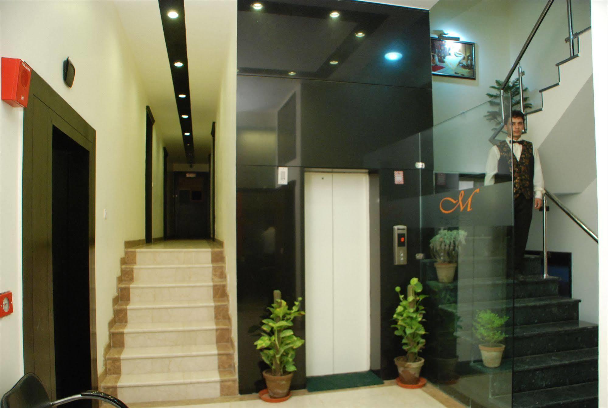 Hotel Meridian Plaza New Delhi Extérieur photo
